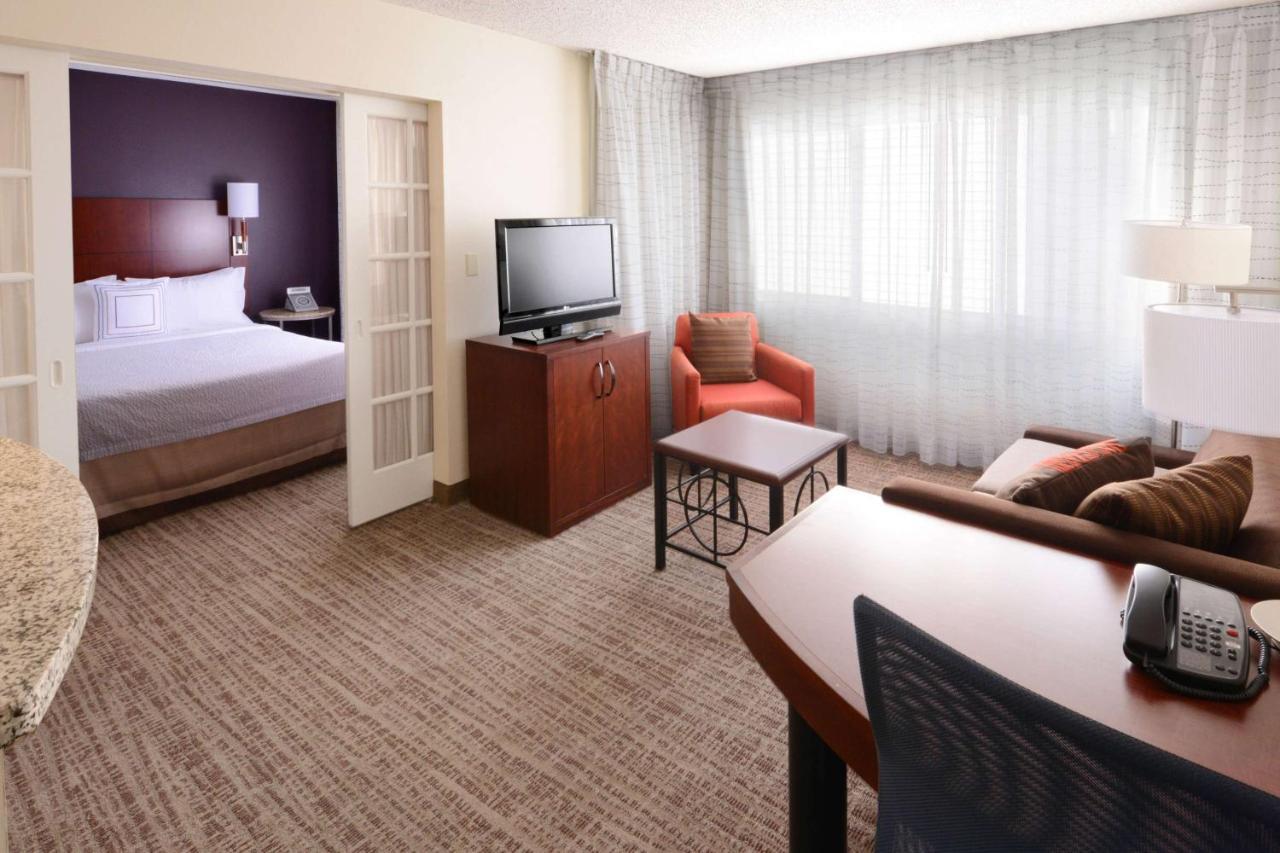 Sonesta Es Suites Dallas Central Expressway Bagian luar foto